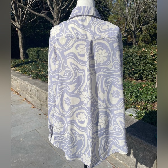 70’s styled button down blouse - Picture 2 of 2